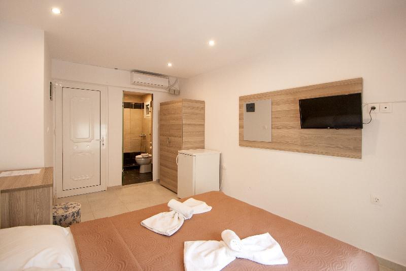 Pension Avocado Skiathos Town Exterior photo