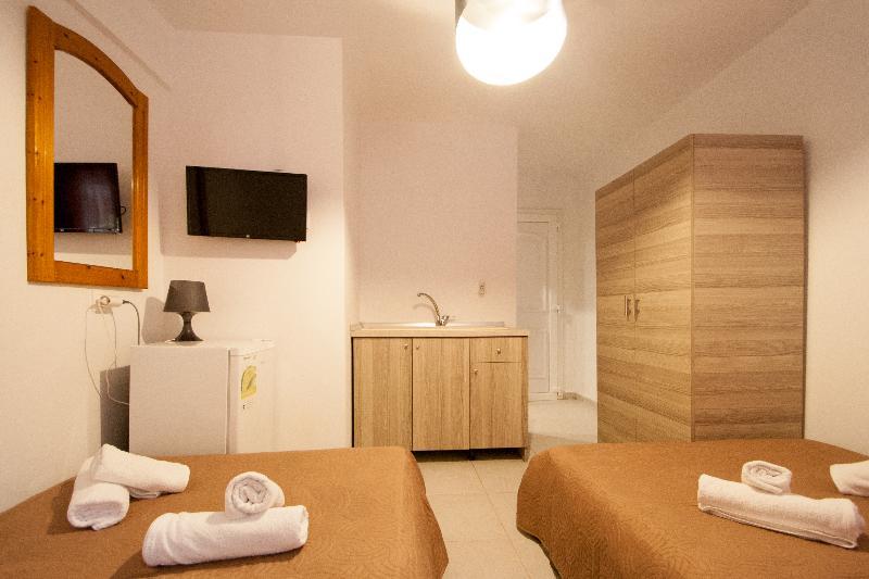 Pension Avocado Skiathos Town Exterior photo