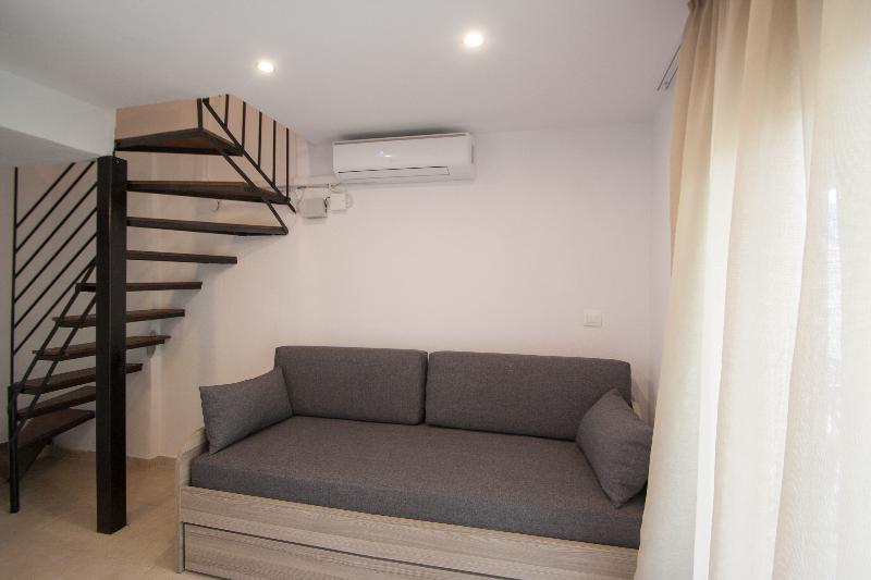 Pension Avocado Skiathos Town Exterior photo