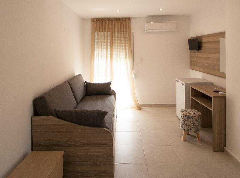Pension Avocado Skiathos Town Exterior photo